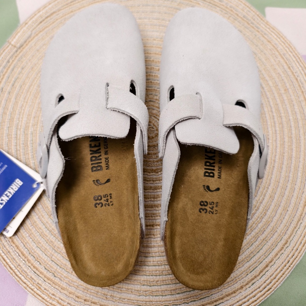 🐶🐶🐶Women's White Suede Birkenstock Boston Shoes - Narrow Fit - Picture 2 of 5